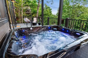 Luxury Hot Tub with dual loungers