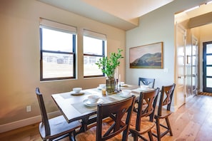 Dining Area | Central Air Conditioning