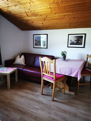 Appartement für maximal 3 Personen, 27 qm-Sitzgruppe