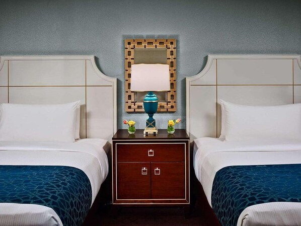 2 Queen size beds. Exact unit will be assigned upon arrival. Views, colors and decor may vary.