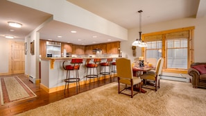 Dining table w/ ample bar space