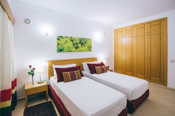 Comfortable unit with Twin beds