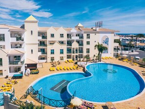 Outdoor Swimming pool