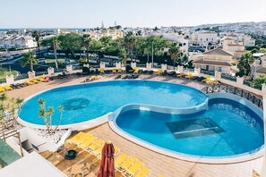 Outdoor Swimming pool