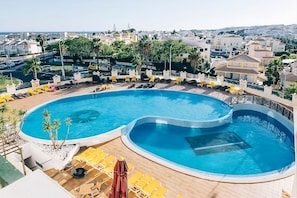 Outdoor Swimming pool