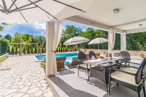 Holiday Home Swimming Pool