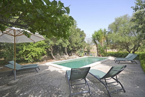 Private pool of Romagueral house in Mallorca