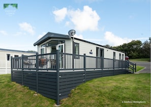Treetop Lodge, Bude. Your perfect home from home on the Devon / Cornwall border.