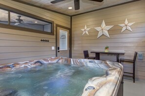 Destination Dolly Hot Tub