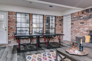 ping pong table 