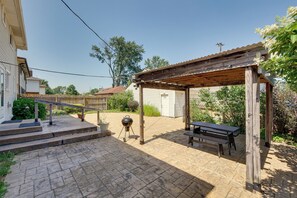 Shared Patio | Charcoal Grill | Pet Friendly w/ Fee