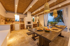 Outdoor dining
