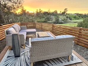 West-facing patio, perfect for sunsets!