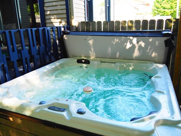 Bain à remous extérieur