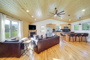 Living Area | Queen Murphy Bed | Smart TV | Fireplace