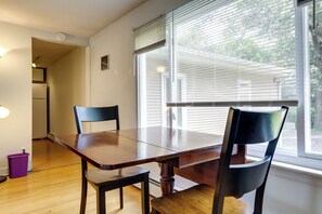 Studio | Dining Area