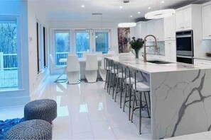 Elegant Modern Minimalistic 
Chef's Kitchen.

