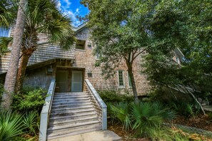 Sapphire Seascape is located up this half-flight of stairs from the parking lot.