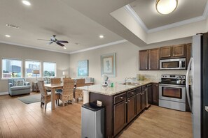 Kitchen & Dining Area