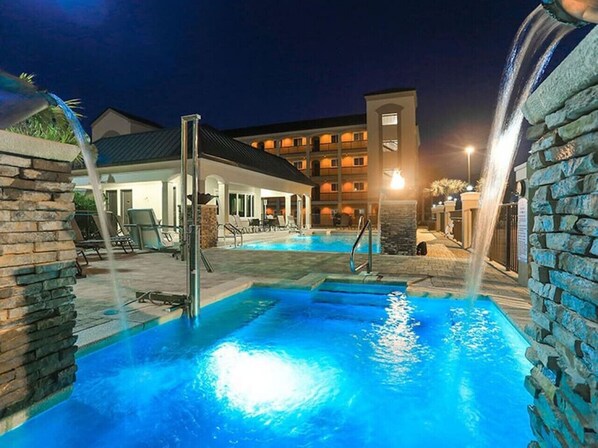 Hot Tub & Pool