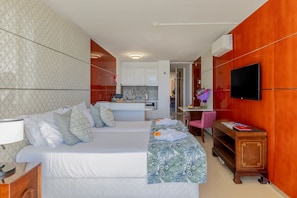 2 Twin beds