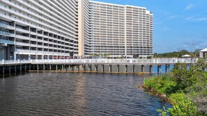 Laketown Wharf Grounds and Amenities