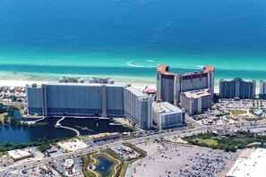Laketown Wharf Grounds and Amenities