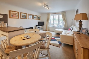Riverrun, Whitby - Host & Stay
