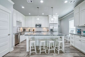 Kitchen/Dining Area