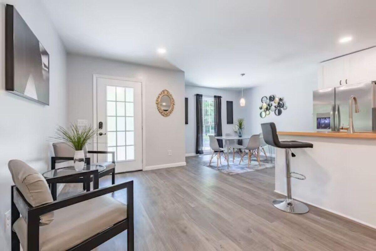 Cozy Doraville Hideaway