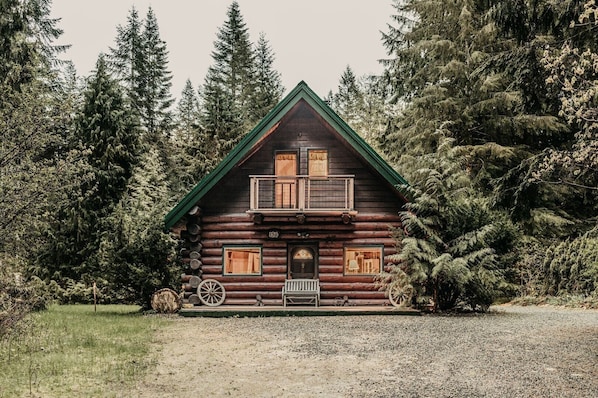 Architecture, Building, House, Cabin, Bench