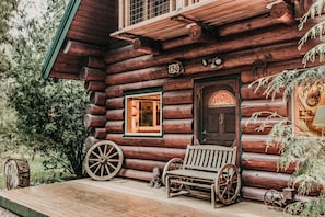 Building, House, Cabin, Indoors, Log Cabin