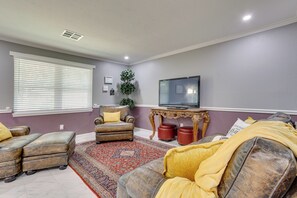 Living Room | Main Floor | Central A/C | Smart TV