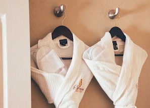 Bathroom amenities