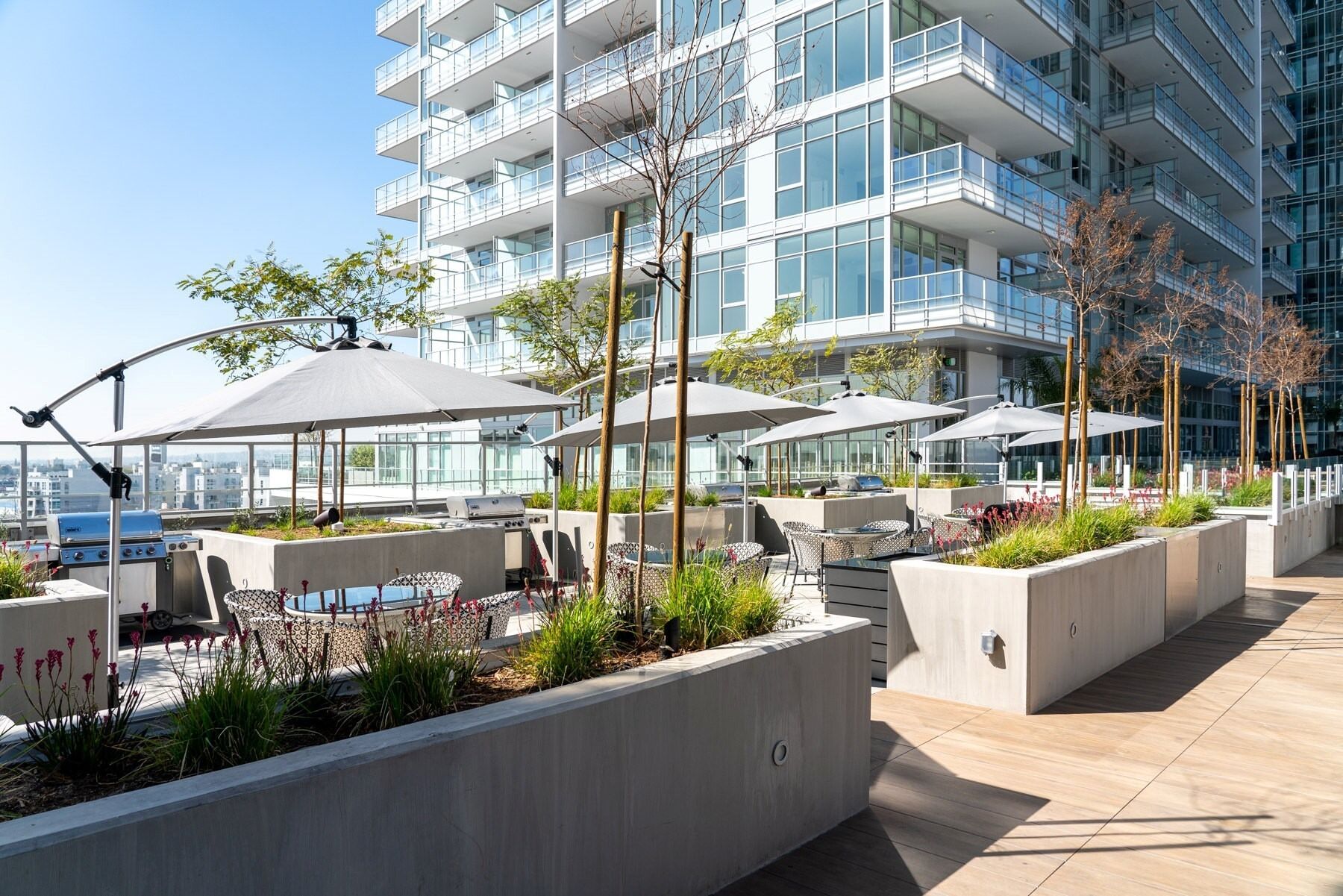 Level Hope and Flower- Spacious Two Bedroom Suite Located in