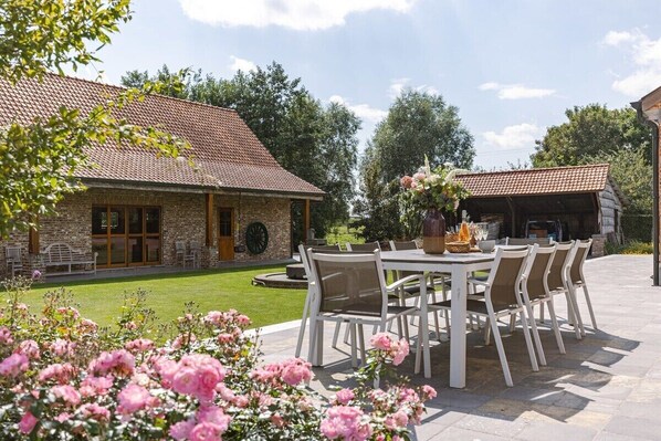 Lovely terrace up to 10 guests
