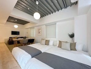 2 Double Beds