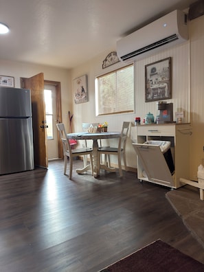 Dining area in Kitchen and Coffee Island