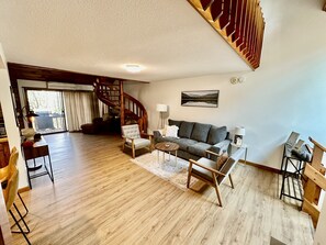 Comfortable sitting area off of the kitchen