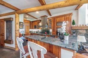 4-palisade-pine-meadows-kitchen2