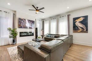Living Room | 2nd Floor | Electric Fireplace | Free WiFi | Smart TV w/ Cable