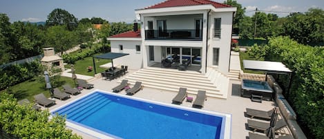 Villa 1