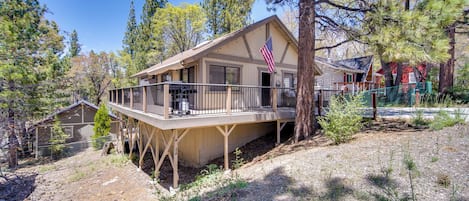 Big Bear Lake Vacation Rental | 2BR | 2BA | 1,120 Sq Ft | 2 Steps to Enter