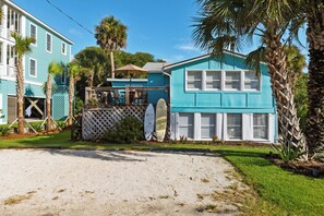 Front view of house.  This home is a triplex with 3 apartment. 