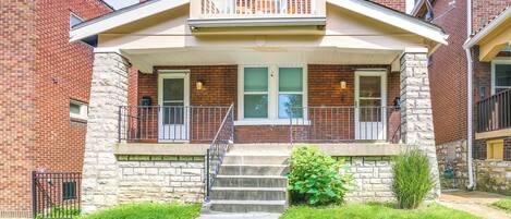 St. Louis Vacation Rental | 3BR | 1BA | 1,175 Sq Ft | Stairs Required to Enter