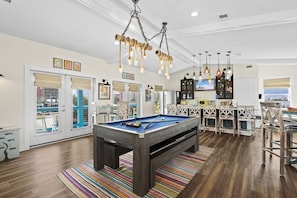 Top Floor Game Room w/Beach Views & 2nd Kitchen