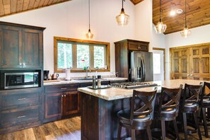 Kitchen | Coffee Maker | Electric Kettle | Dishwasher | Spices