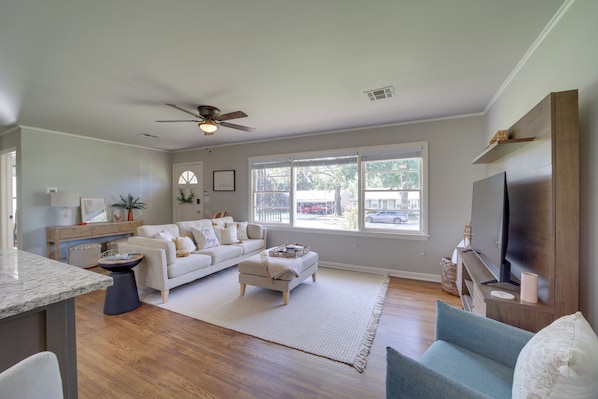 Tulsa Vacation Rental | 900 Sq Ft | 2BR | 1BA | Steps Required