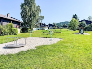 Herbe, Espace Public, Pelouse, Lot Terre, Jardin, Aménagement Paysager, Ombre, Cour, Chalet, Parc