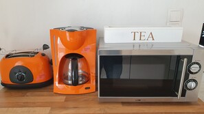 Toaster, Kaffeemaschine, Microwelle